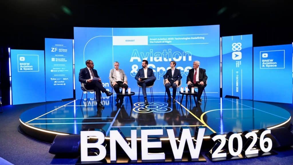 Mesa redonda Aviación Inteligente 2030 en BNEW 2026 moderada por Ignacio Rubio, presidente de ASETRA